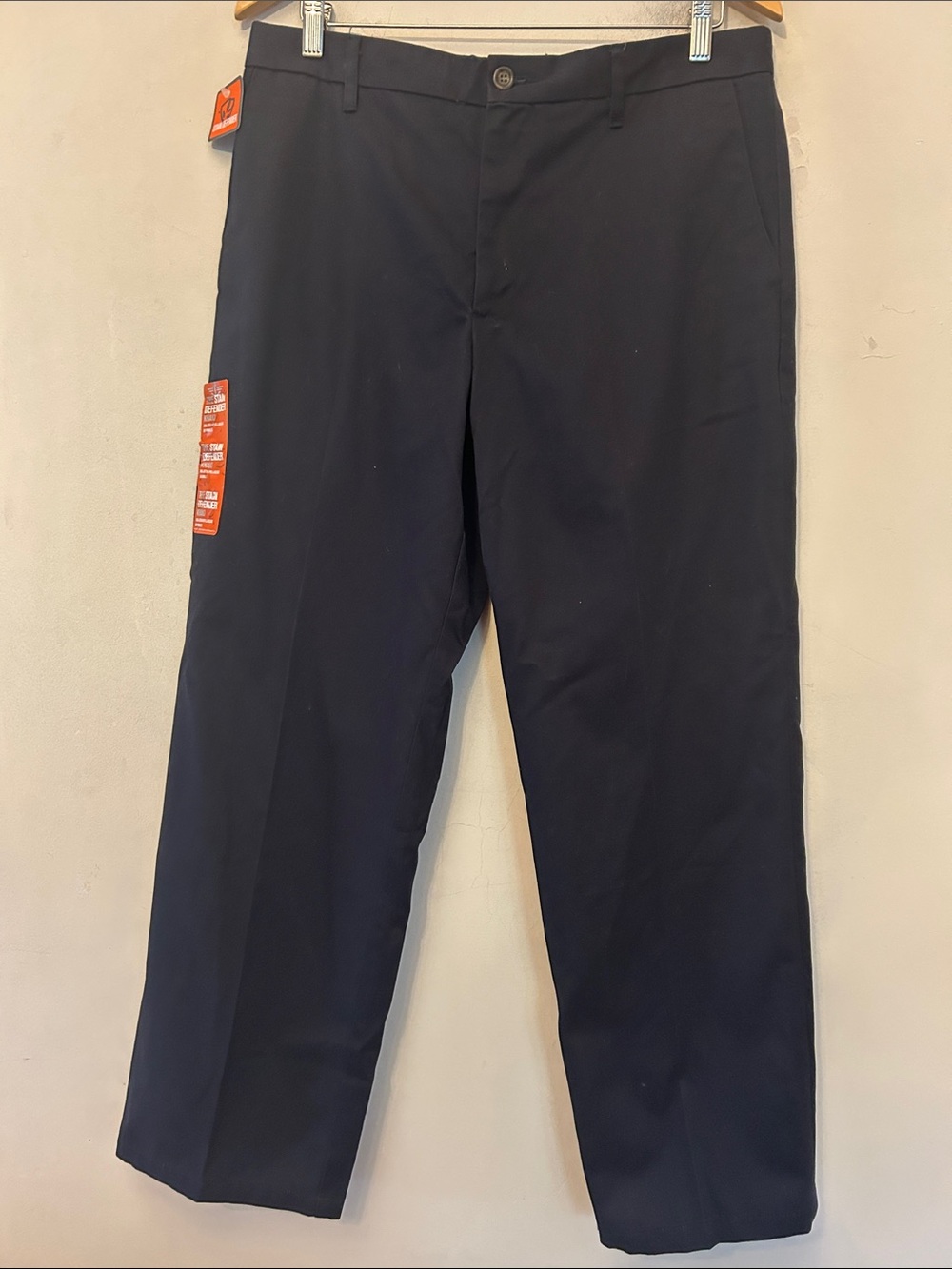 Dockers Men's Black stain resistant flat front straight Pants Size 34 X 29 NWT